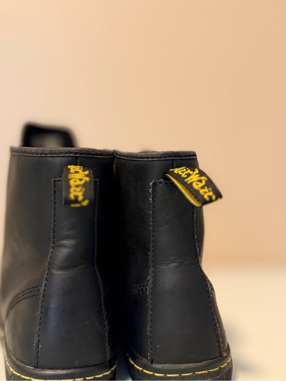 Dr. Martens Shoreditch Black Leather Lightweight Boots Women’s 9 EU 41